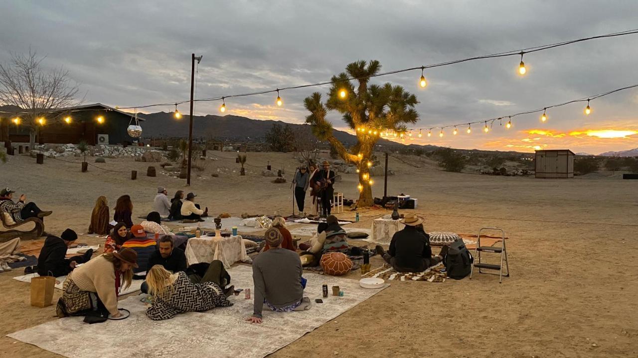 Sapphire Haven + Casita! Pool + Spa + Movie Theatre + 10 Min To Monument! Joshua Tree Exteriér fotografie