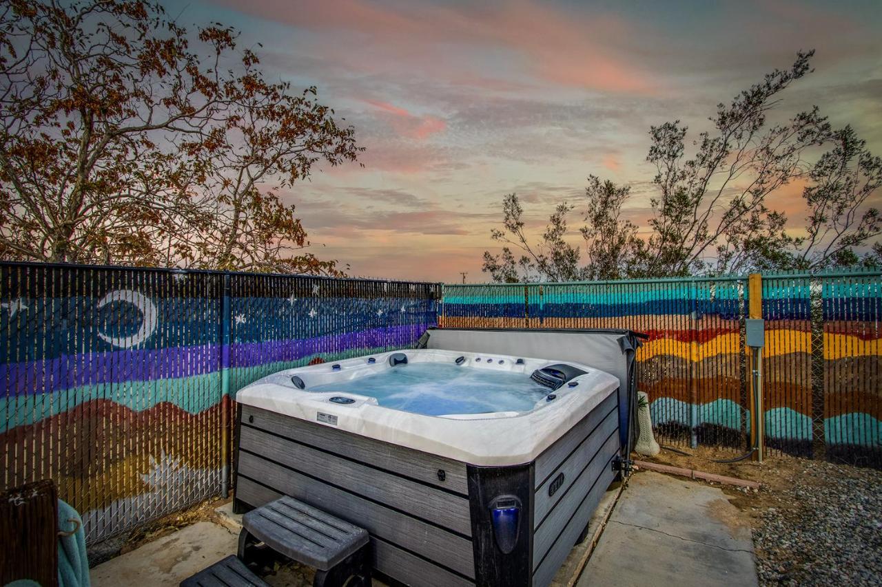Sapphire Haven + Casita! Pool + Spa + Movie Theatre + 10 Min To Monument! Joshua Tree Exteriér fotografie