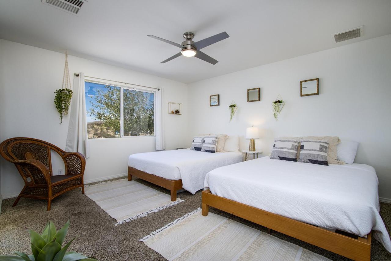 Sapphire Haven + Casita! Pool + Spa + Movie Theatre + 10 Min To Monument! Joshua Tree Exteriér fotografie