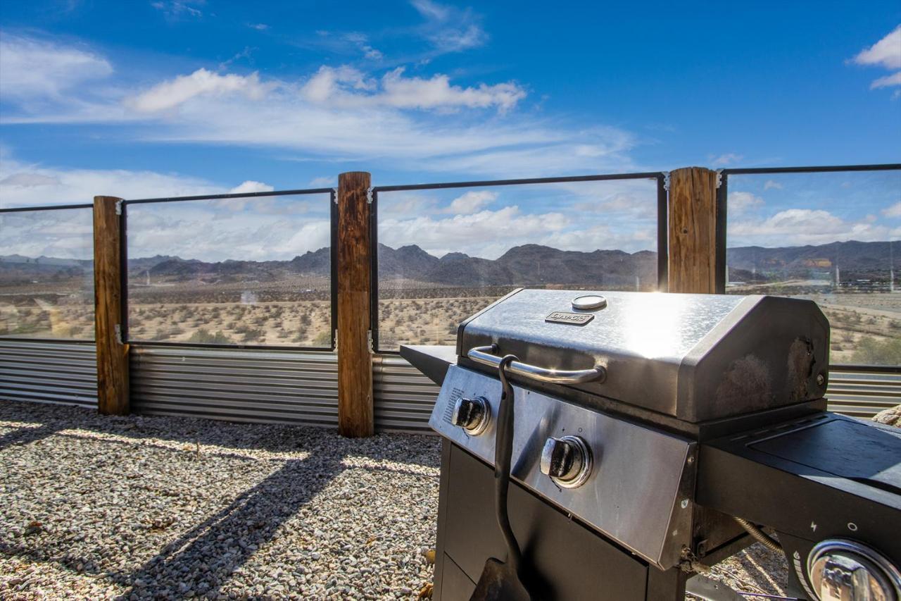Sapphire Haven + Casita! Pool + Spa + Movie Theatre + 10 Min To Monument! Joshua Tree Exteriér fotografie