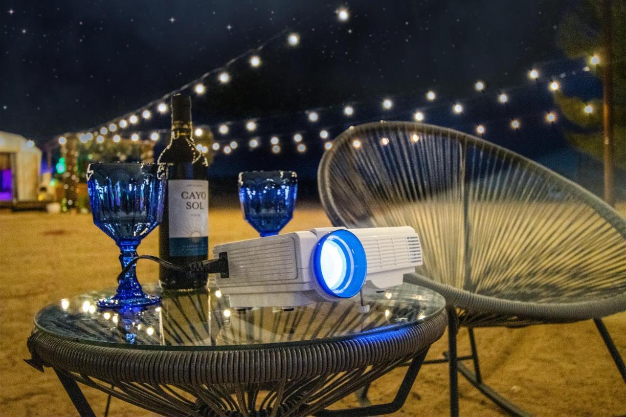 Sapphire Haven + Casita! Pool + Spa + Movie Theatre + 10 Min To Monument! Joshua Tree Exteriér fotografie