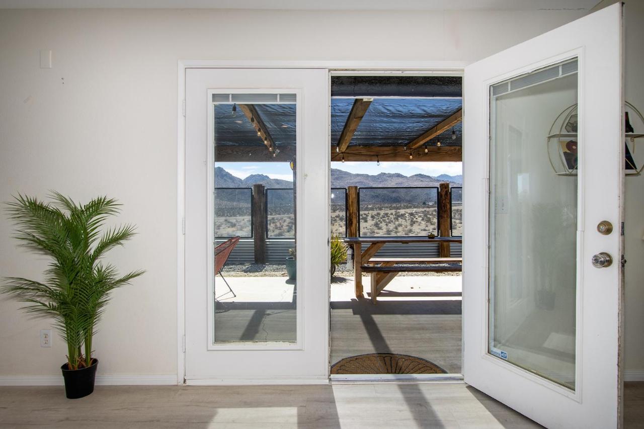 Sapphire Haven + Casita! Pool + Spa + Movie Theatre + 10 Min To Monument! Joshua Tree Exteriér fotografie