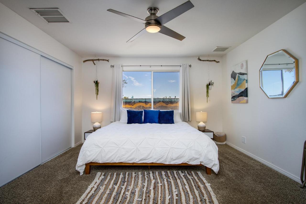 Sapphire Haven + Casita! Pool + Spa + Movie Theatre + 10 Min To Monument! Joshua Tree Exteriér fotografie