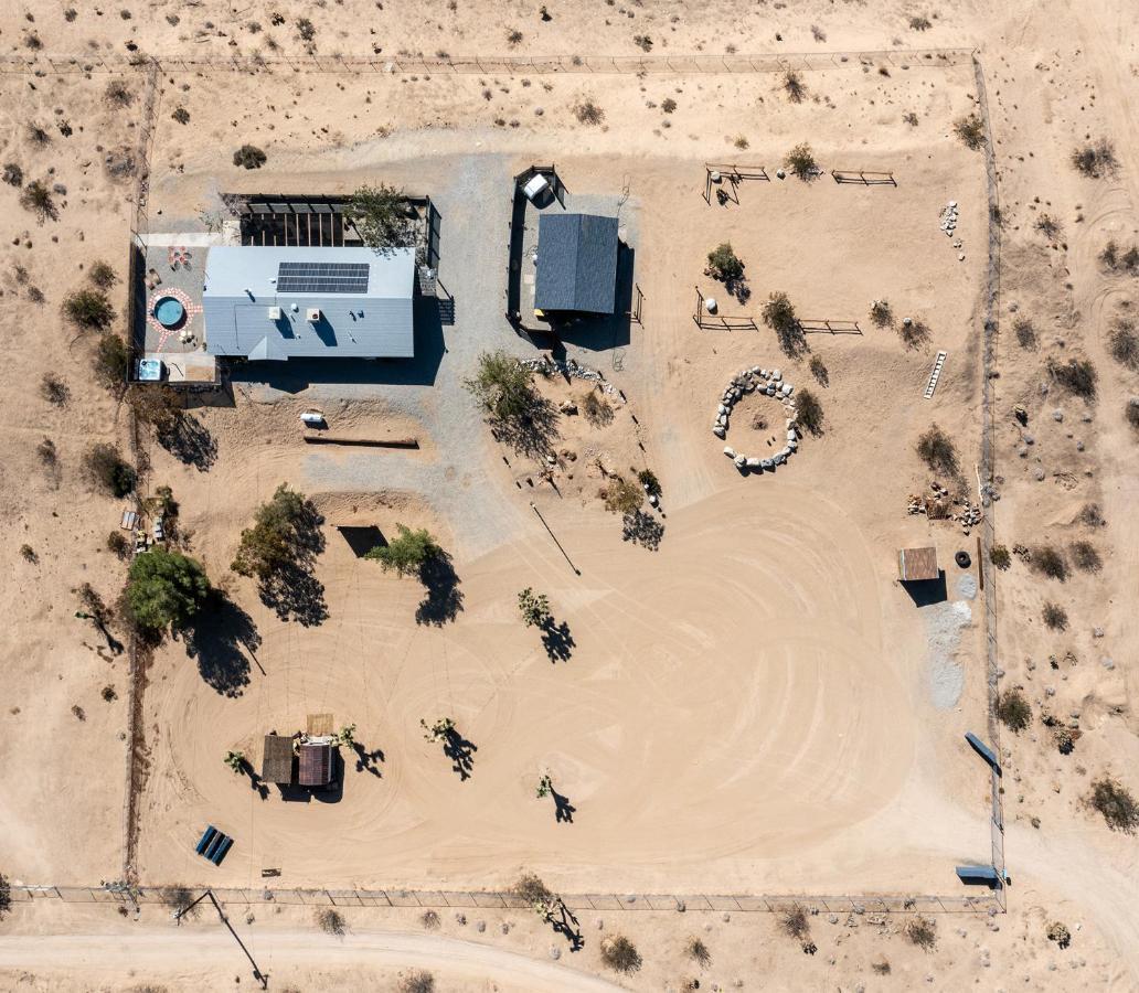 Sapphire Haven + Casita! Pool + Spa + Movie Theatre + 10 Min To Monument! Joshua Tree Exteriér fotografie