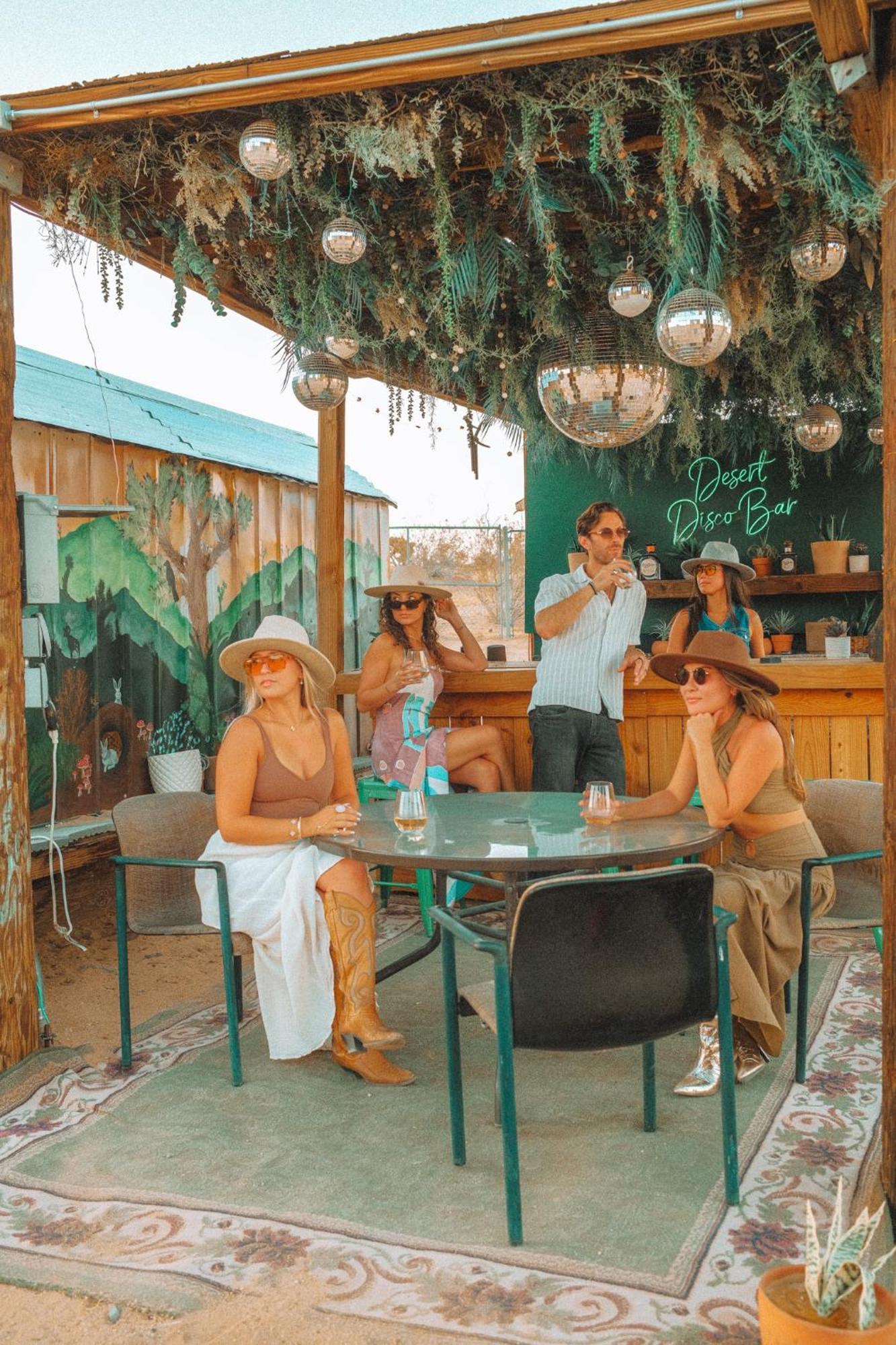 Sapphire Haven + Casita! Pool + Spa + Movie Theatre + 10 Min To Monument! Joshua Tree Exteriér fotografie